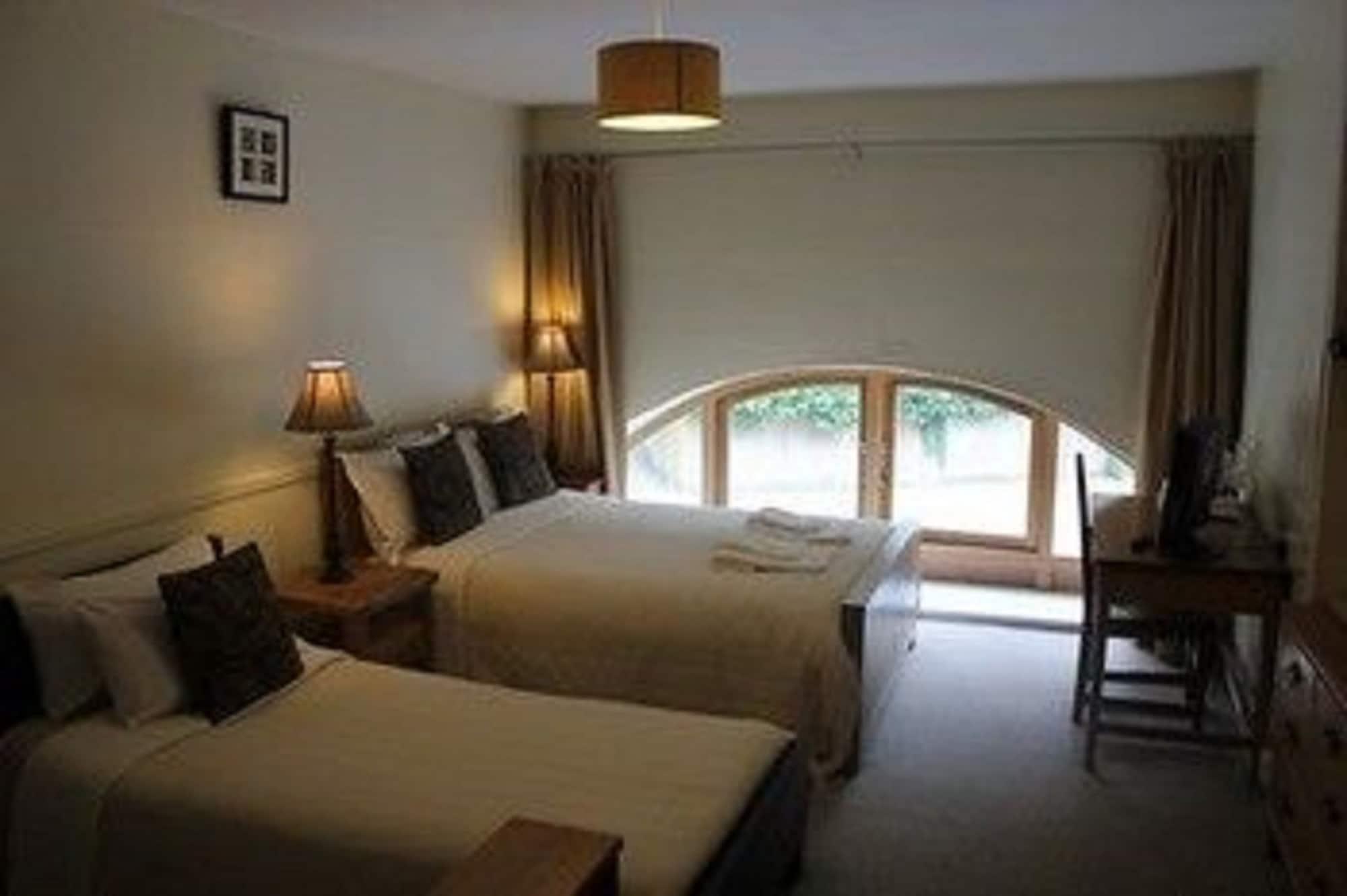 Bed and Breakfast The Coach House à Winterbourne Extérieur photo