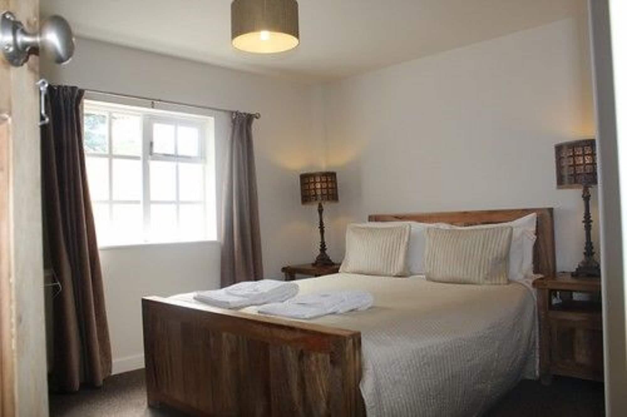 Bed and Breakfast The Coach House à Winterbourne Extérieur photo