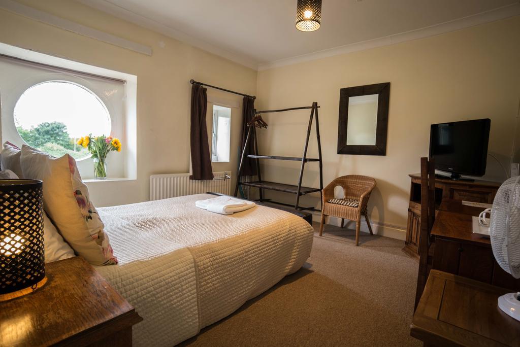 Bed and Breakfast The Coach House à Winterbourne Extérieur photo